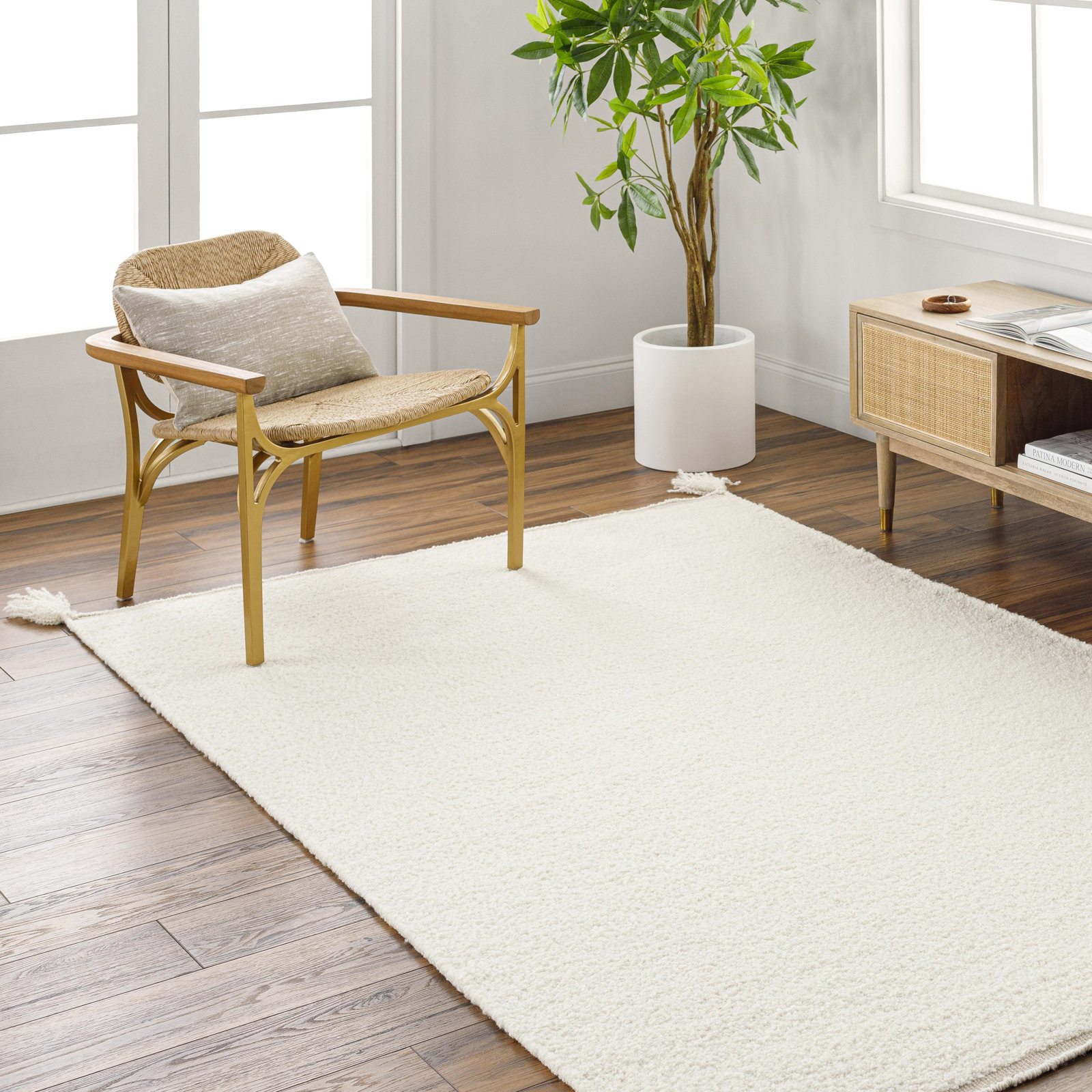 Amberg Hand Tufted Wool White Rug, Rectangle 10' x 14'
