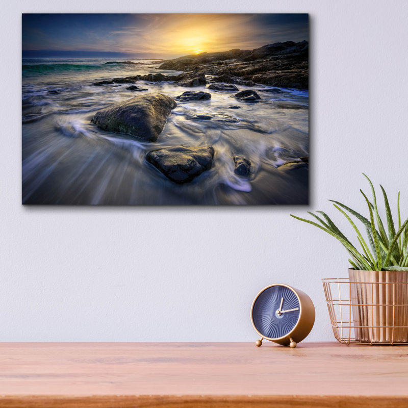 Art mural en verre Highland Dunes «Decembre Sunrise In Ogunoust» par Rick Berk, H 12 po x l 16 po x P 0,13 po