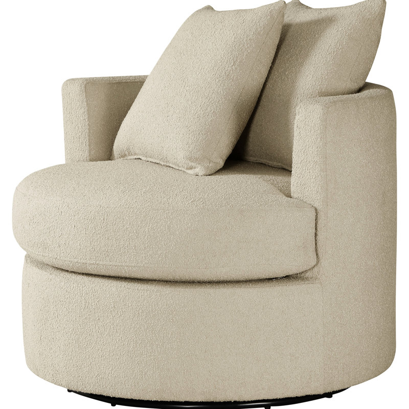 Fauteuil pivotant capitonné de couleur camel, offrant un mouvement fluide et un confort optimal dans les aires de vie principales. Fauteuil d'appoint couleur chameau, avec ressorts ensachés et accoudoirs hauts pour les espaces restreints.