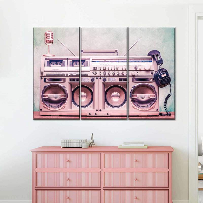 "Retro Boombox", ensemble de 3 reproductions sur toile par Pink Sherbet, H 36 po x l 57 po x P 1,25 po