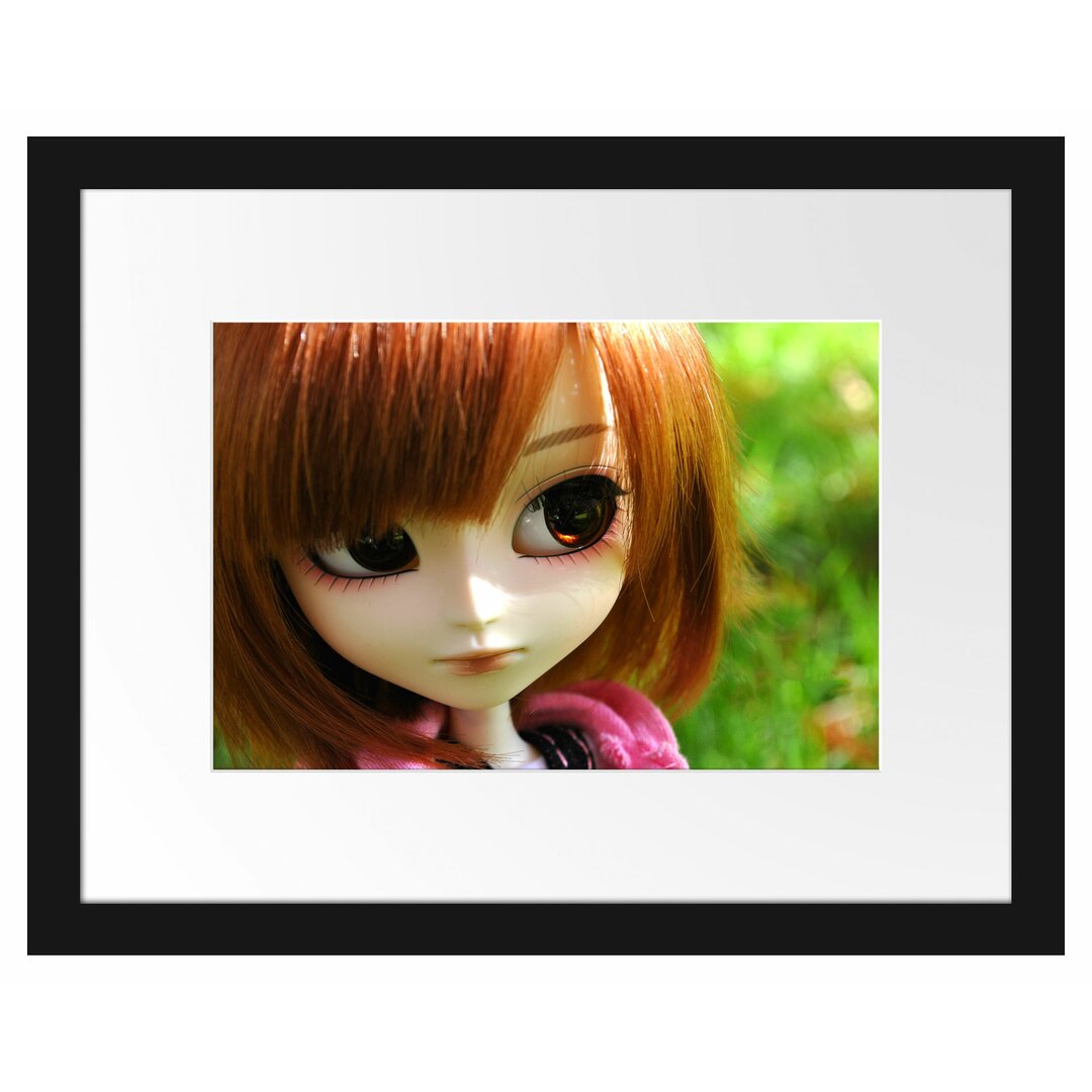 Gerahmtes Poster Pullip-Püppchen auf Sommerwiese