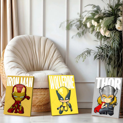 Ensemble de 3 affiches encadrées, imprimées sur toile représentant des superhéros (Iron Man, Wolverine et Thor), idéale pour la chambre d'enfant ou de bébé. Décor moderne et élégant, un cadeau parfait pour les fans de Marvel.