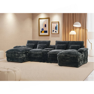 Canapé en forme de U de 120 pouces cinq pièces avec console centrale et ports USB. Quatre coussins inclus. Convient aux salons spacieux et aux salles de réunion.