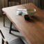 Table de salle à manger moderne et simple en bois massif-109663467