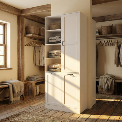 Système d'organisation élégant avec 7 tablettes et 2 paniers à vêtements