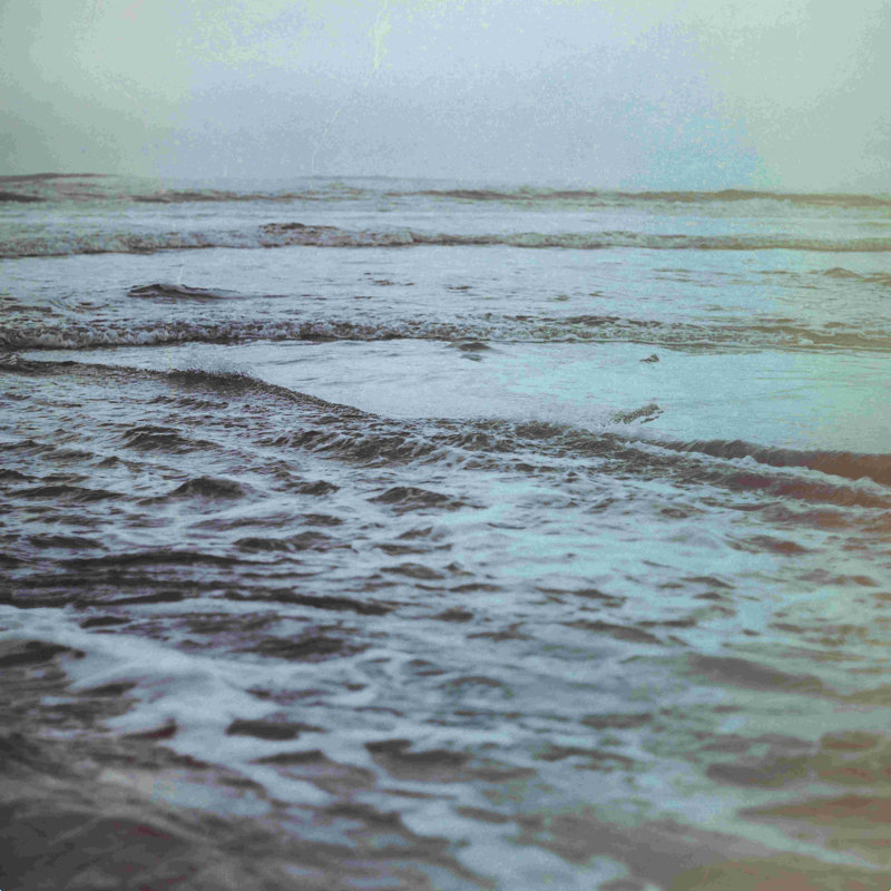 «Polaroid Waves», impression sur toile tendue, H 12 po x l 12 po, Non, L 69,5 po x L 64 po