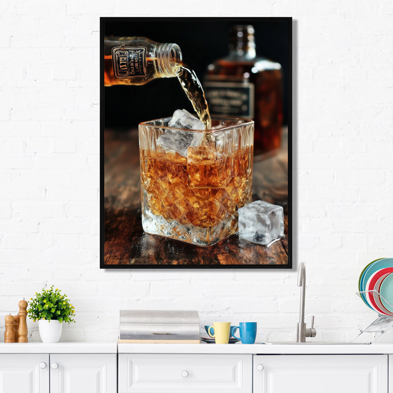 «Glass Of Whiskey», impression sur toile jaune, H 32 po x l 16 po, Cadre flottant, Noir