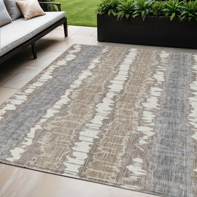 Tapis intérieur / extérieur rayé taupe brun et ivoire 5 pi x 8 pi