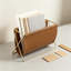 Porte-lettres Mid-Century en similicuir caramel