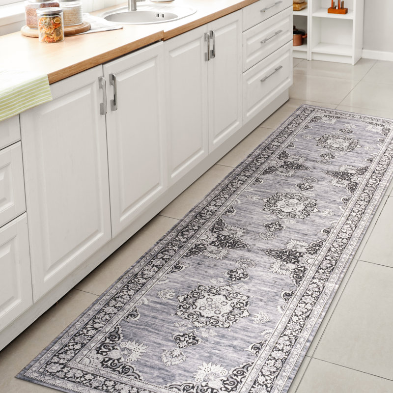 Frutuosa Bohemian Distressed Chenille Machine-Washable Gray/White Rug, Runner 2' x 8'