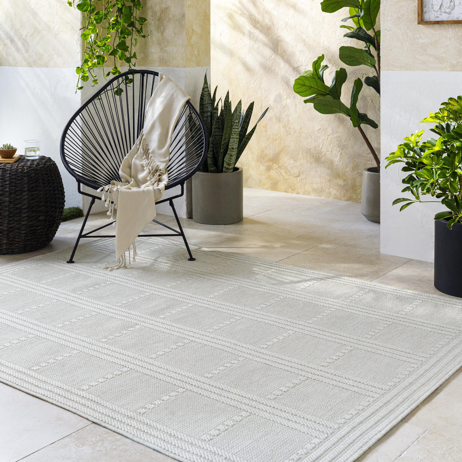 Winn Gray Indoor/Outdoor Rug, Rectangle 5'3" x 7'