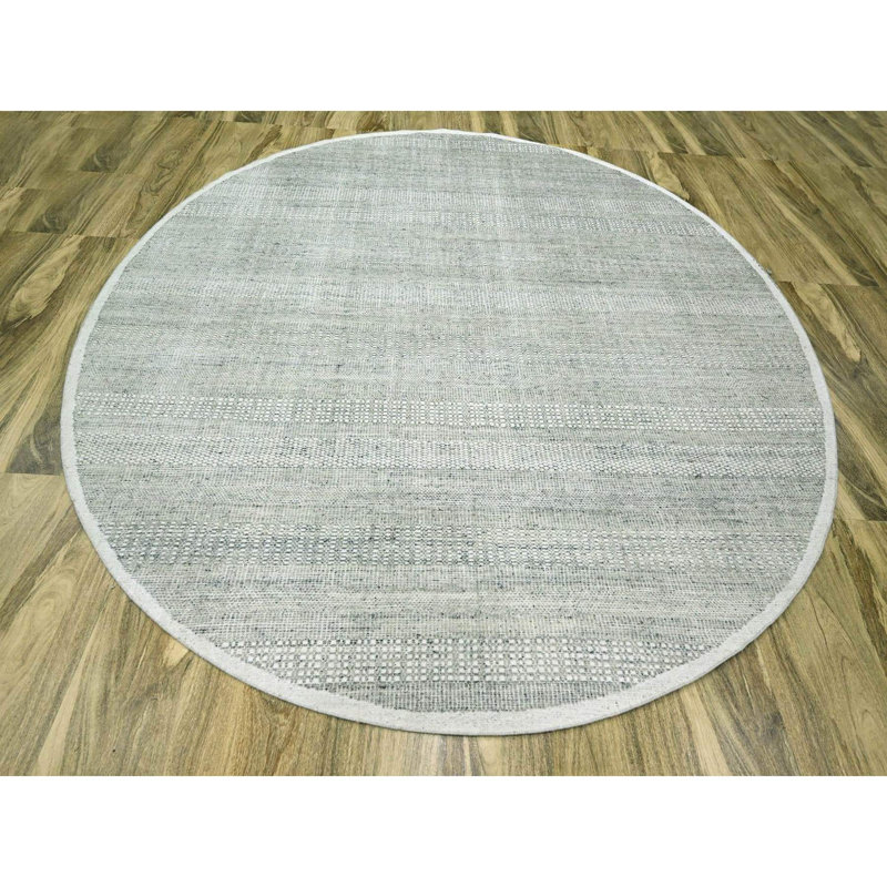 Tapis oriental rond gris foncé en laine organique nouée à la main, usée et oxydée 10 pi x 10 pi, avec des chaînes exposées