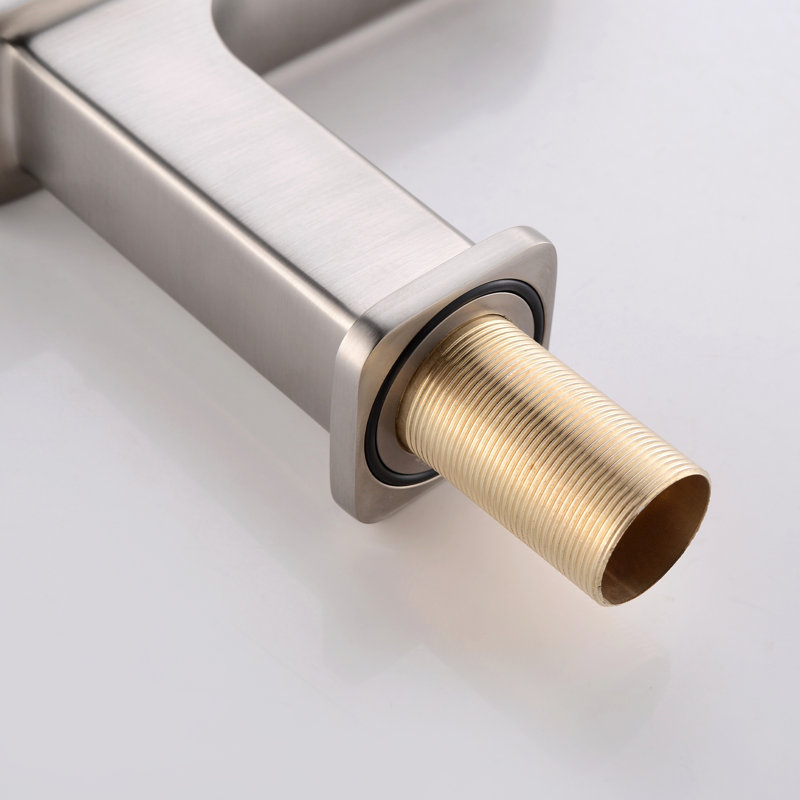 Robinet pour salle de bain à poignée simple, Nickel brossé