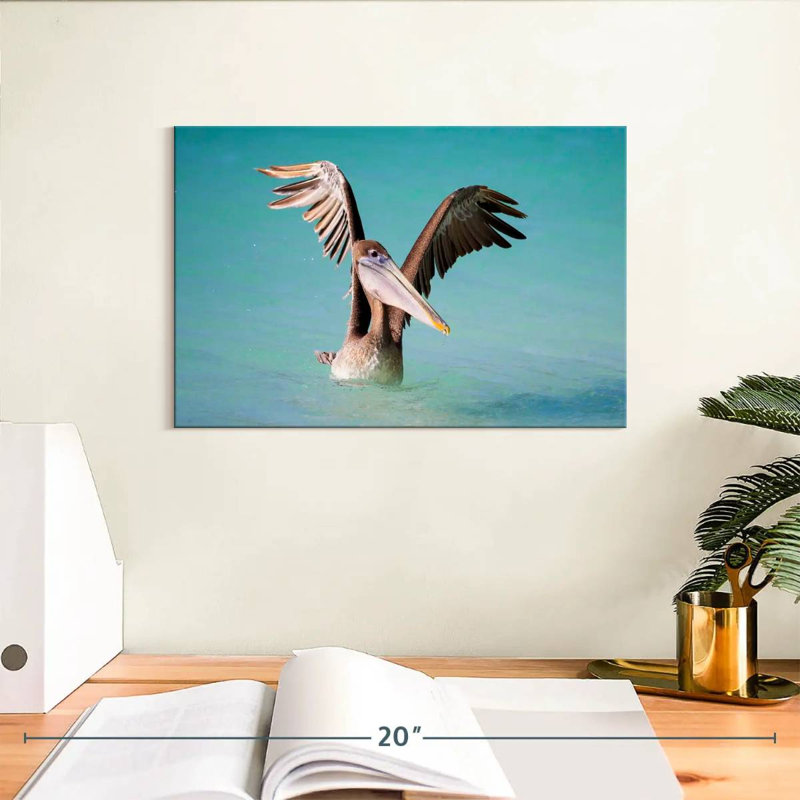Pélican avec ailes déployées, H 8 po x l 12 po