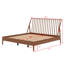 Lit plateforme en bois avec tête de lit haute, avec lattes de bois et support en métal, style Mid-Century moderne-490949828-490949826