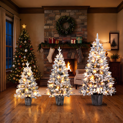 Ensemble de 3 sapins de Noël Frostvale préilluminés et floqués, 90 cm, 120 cm et 150 cm