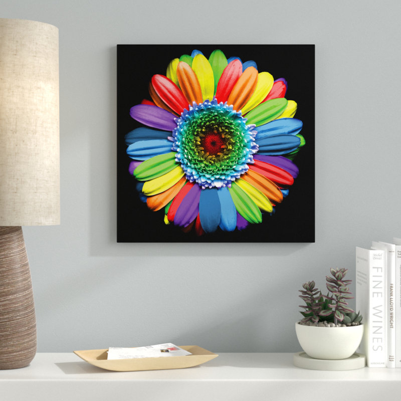 Rainbowflower par Magda Indigo - estampe numérique sur toile tendue avec châssis, H 12 po x l 12 po x P 0,75 po, Toile tendue