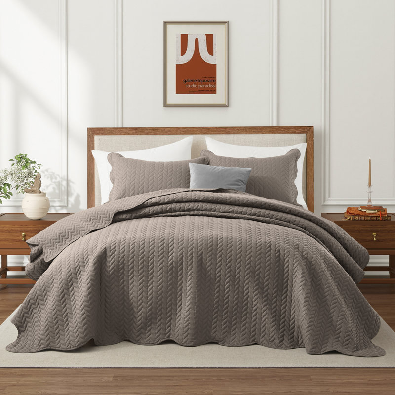 Microfiber Embossed Queen Quilt Sets| Hotel-Quality Bedspread, Beige, Queen Bedspread ( 90 x 96)+ 2 Standard Pillowcases
