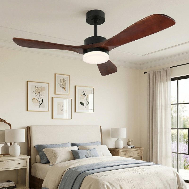 Ventilateur de plafond en bois massif de 52 pouces avec télécommande DEL à intensité variable et moteur intelligent à 6 vitesses réversible pour un salon