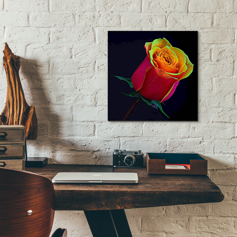 «Little Rosebud» par Pamela Plummer, H 12 po x l 12 po x P 0,13 po