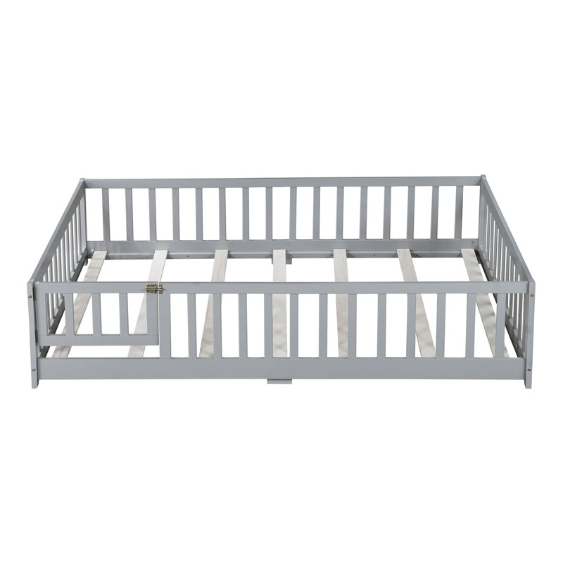 Lit grand format avec clôture, porte, lit en bois d'hévéa avec garde-corps de sécurité, gris, Grand, Grey