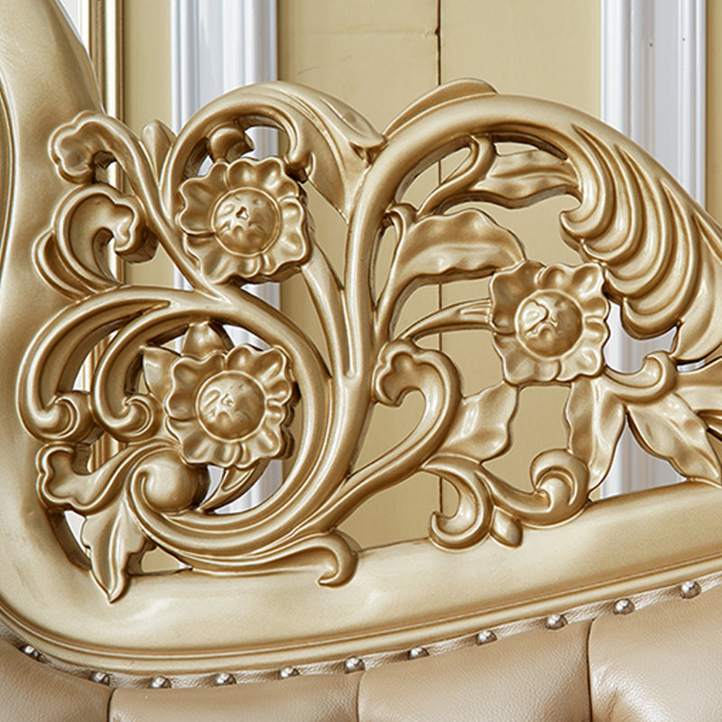 Chaise en bois massif de qualité sculptée, Orienté à gauche (vu de face)