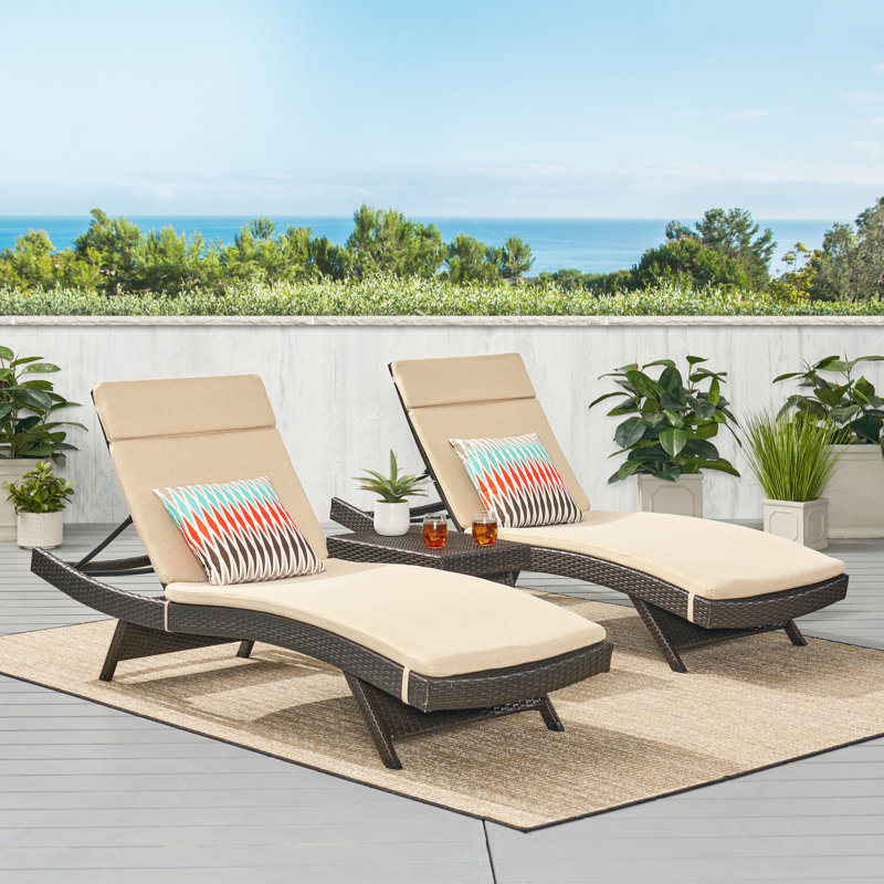 Ensemble de chaises longues inclinables 79,25 po avec coussins et table Brezza, Beige, Brun