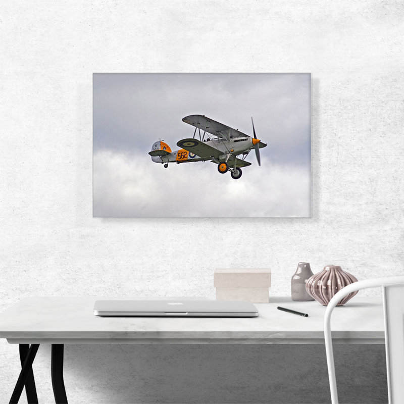 Old Vintage Fighter Plane Flying - reproduction de photo sur toile tendue, H 18 po x l 26 po x P 0,75 po