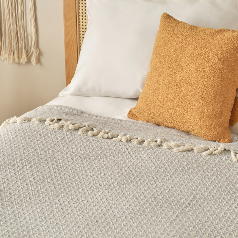Silvana Patterned Bedspread With Tassels