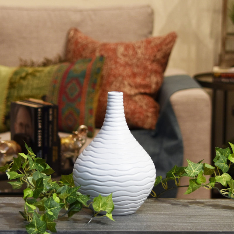 Vase de table bouteille en céramique Guinan, H 9,5 po x l 6,25 po x P 6,25 po