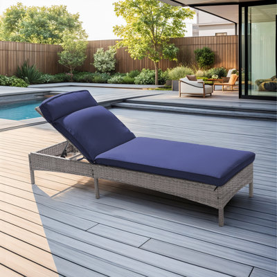 Chaise longue d'extérieur en osier Serry