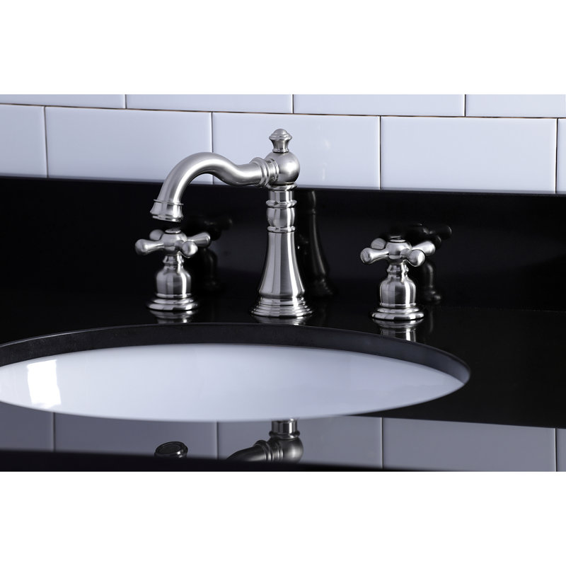 Robinet de salle de bain espacé avec ensemble de drain American Classic, Nickel brossé