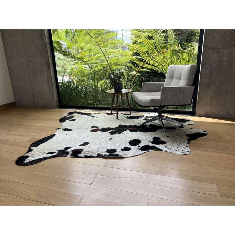 Tapis tricolore en cuir de vache naturel Altonya