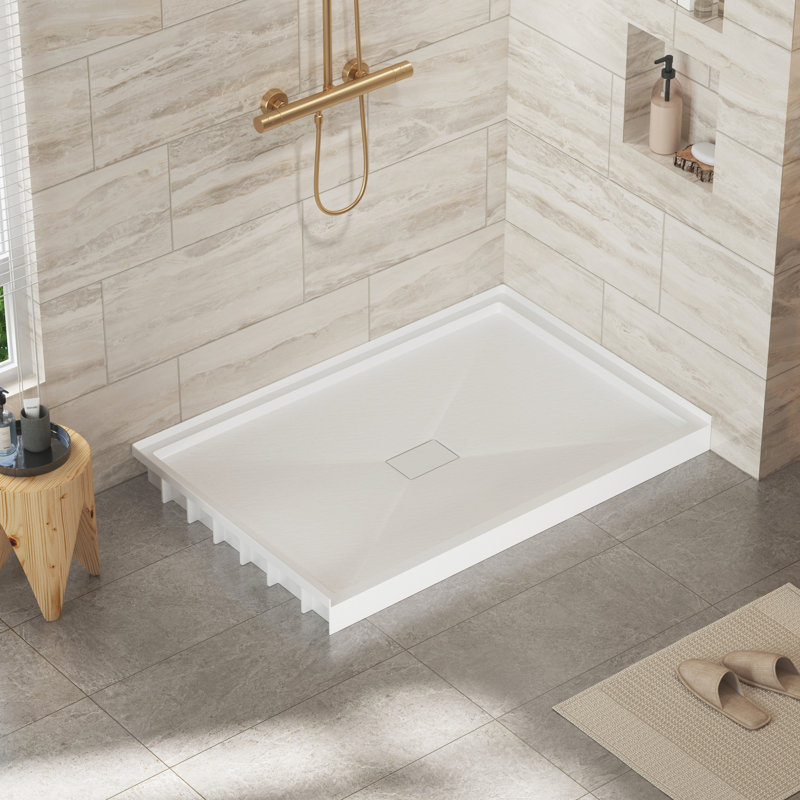 Base de douche 48 po L 48 po x l 32 po à simple seuil avec surface solide et texture antidérapante, Au centre