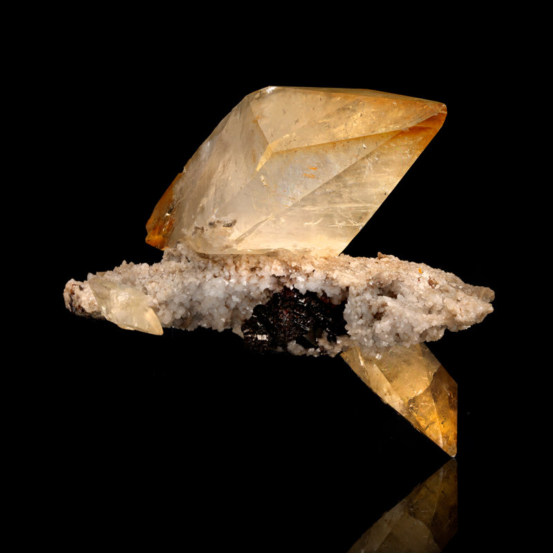 Calcite Elmwood sur barite avec sphalérite / 1,23 lb