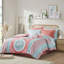 Lit simple TG avec édredon en médaillon corail - microfibre douce, accents brodés, couleur de la taie d'oreiller, broderie-127364683-127364685