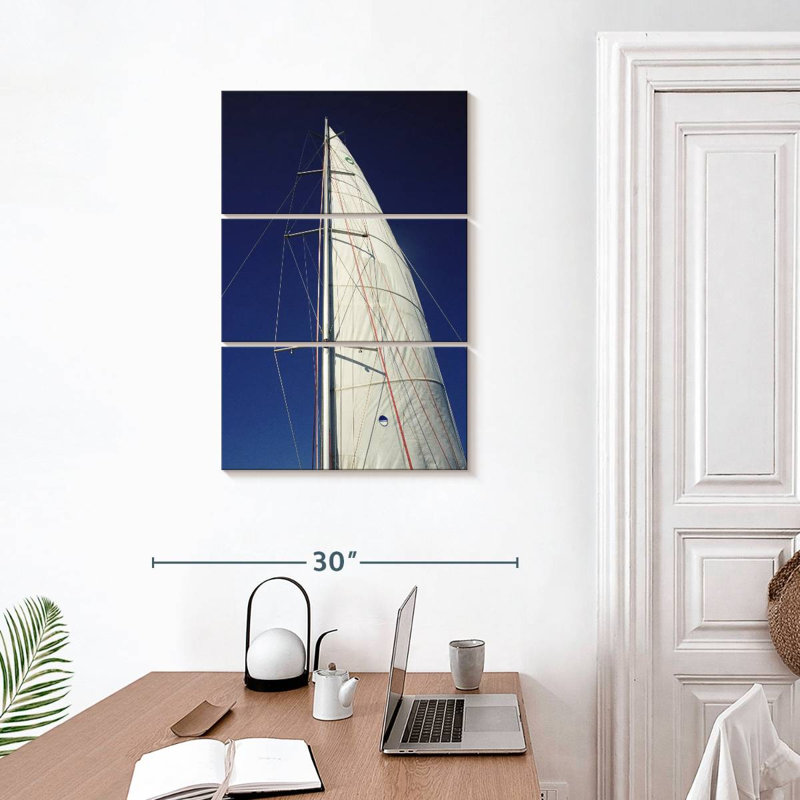 Voile blanche de bateau, H 32 po x l 20 po