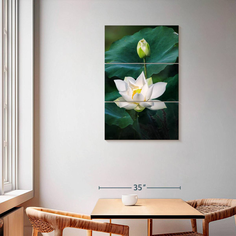 Harnek en fleurs de lotus blancs, H 57 po x l 36 po