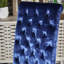Ensemble de 2 chaises de salle à manger Marie, bouleau, velours bleu marine à haut dossier