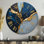 Horloge murale abstrait en forme de géode bleue III