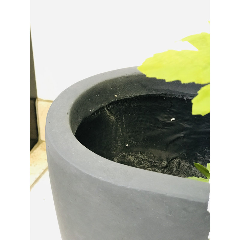 Pot à fleurs en béton Nordmeyer, H 11,4 po x l 30,7 po x P 30,7 po