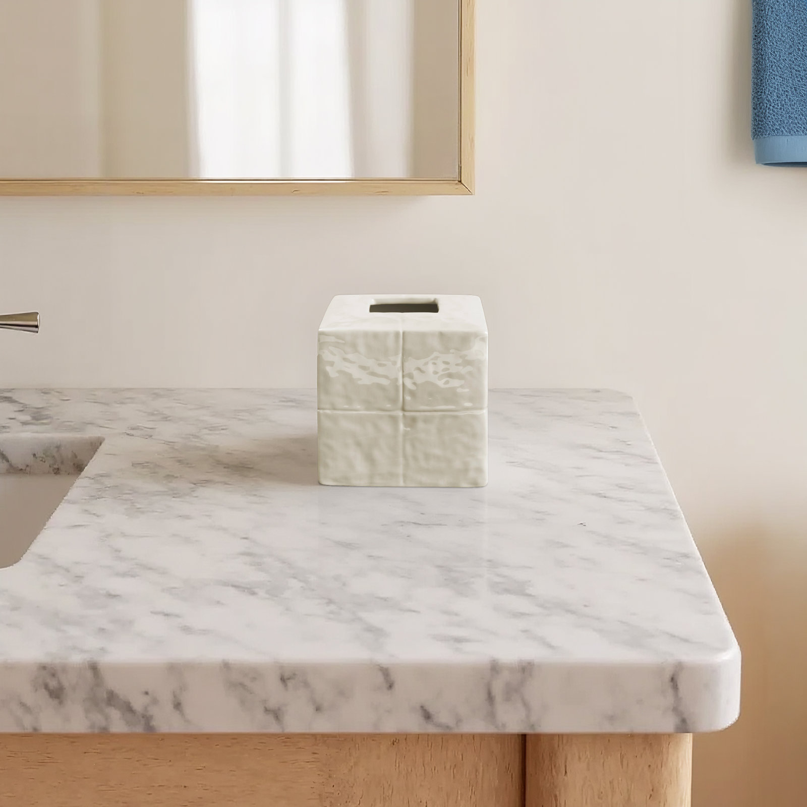Perla Tissue Holder
