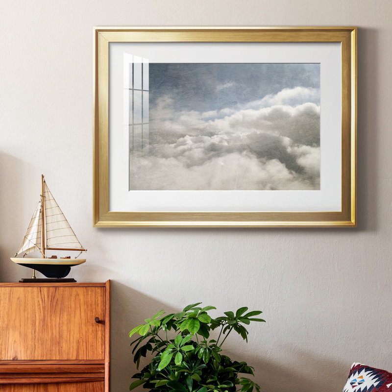 From Above I - Peinture encadrée, H 26,5 po x l 36,5 po x P 1 po, Or, Blanc