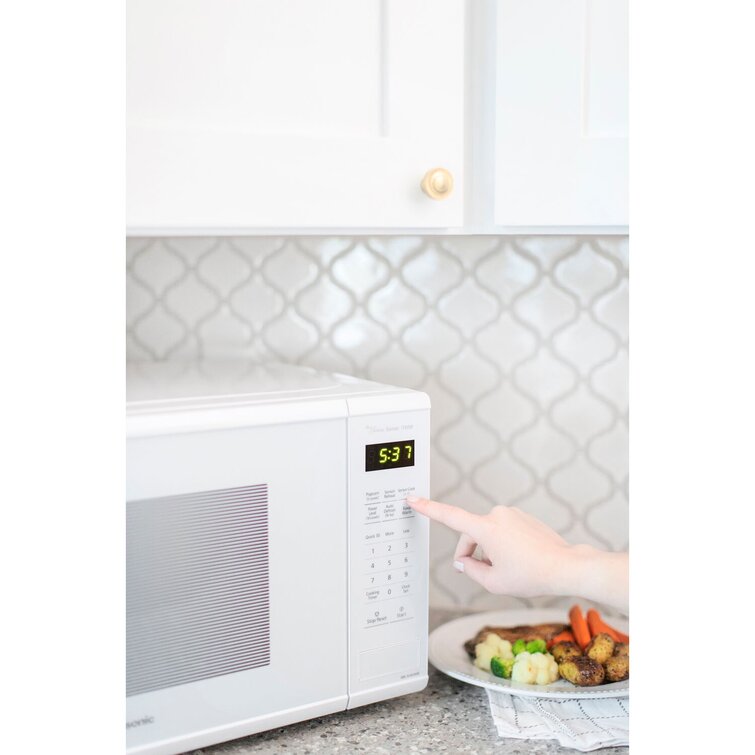 Panasonic® 1.3 Cubic Feet Countertop Microwave with Sensor Cooking &  Reviews