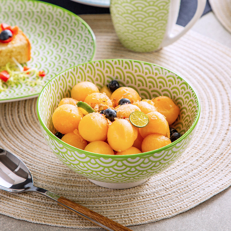 Natsuki 16 Piece Porcelain China Dinnerware Set - Service for 4