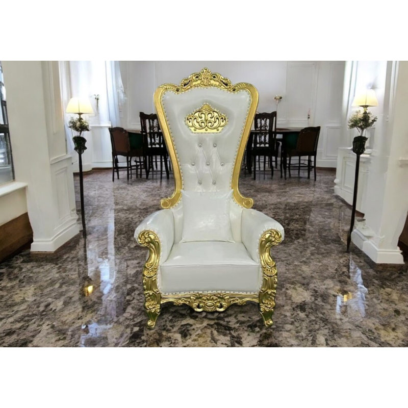 Gurmej Club Chair