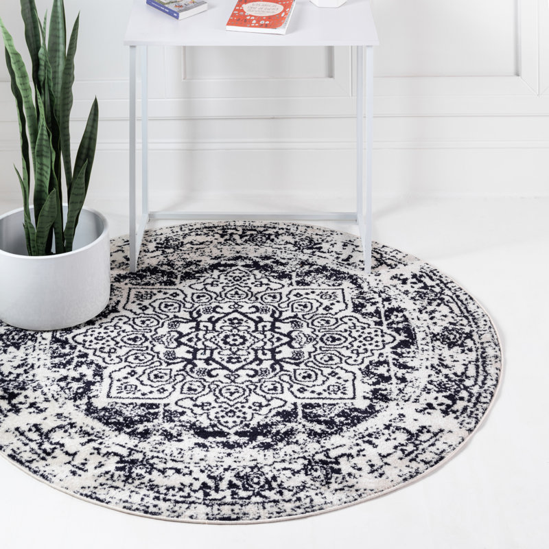 Tapis bleu Malynn, Rond 7 pi 10 po