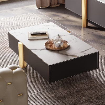 Table basse légère de style luxueux