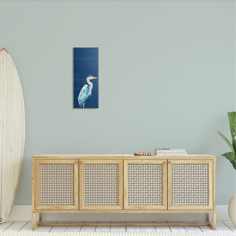 Oiseau de mer aigrette sur fond bleu océan profond par Patti Mann - Peinture, Toile tendue, L 10 po x H 24 po
