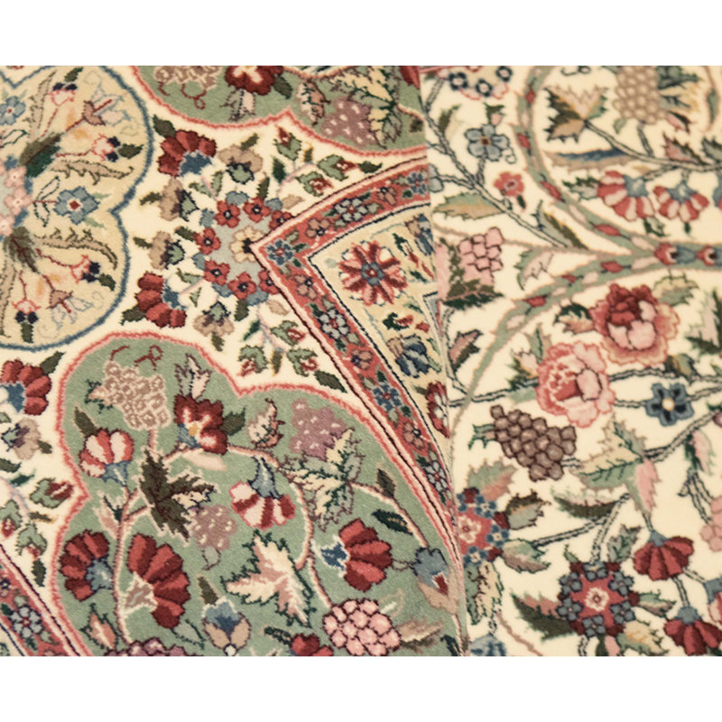 High-Quality Hand-Knotted Ivory And Green Area Rug